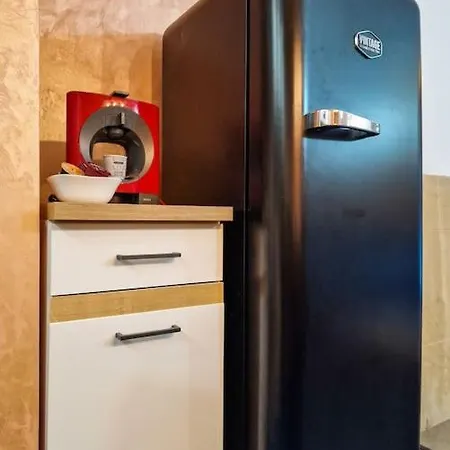 Getaway- & Summer Activities , Sleep 6 בנסקו