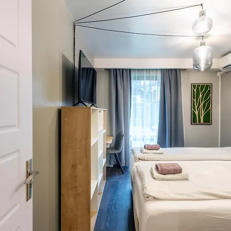 Cozy 2bd With 100sqm Patio For 6 *