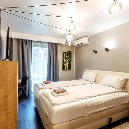 Cozy 2bd With 100sqm Patio For 6 Apartamento Bansko